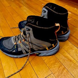 Men’s L.L. Bean hiking boots 9.5